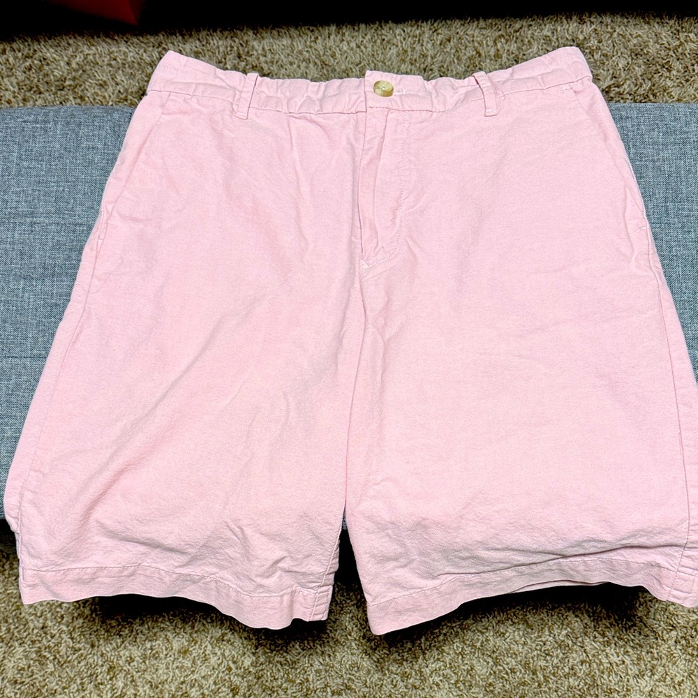 Izod Men's Light Pink Flat Front Shorts